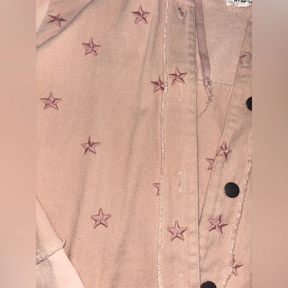 Woman’s Shacket - Picture 2 of 4